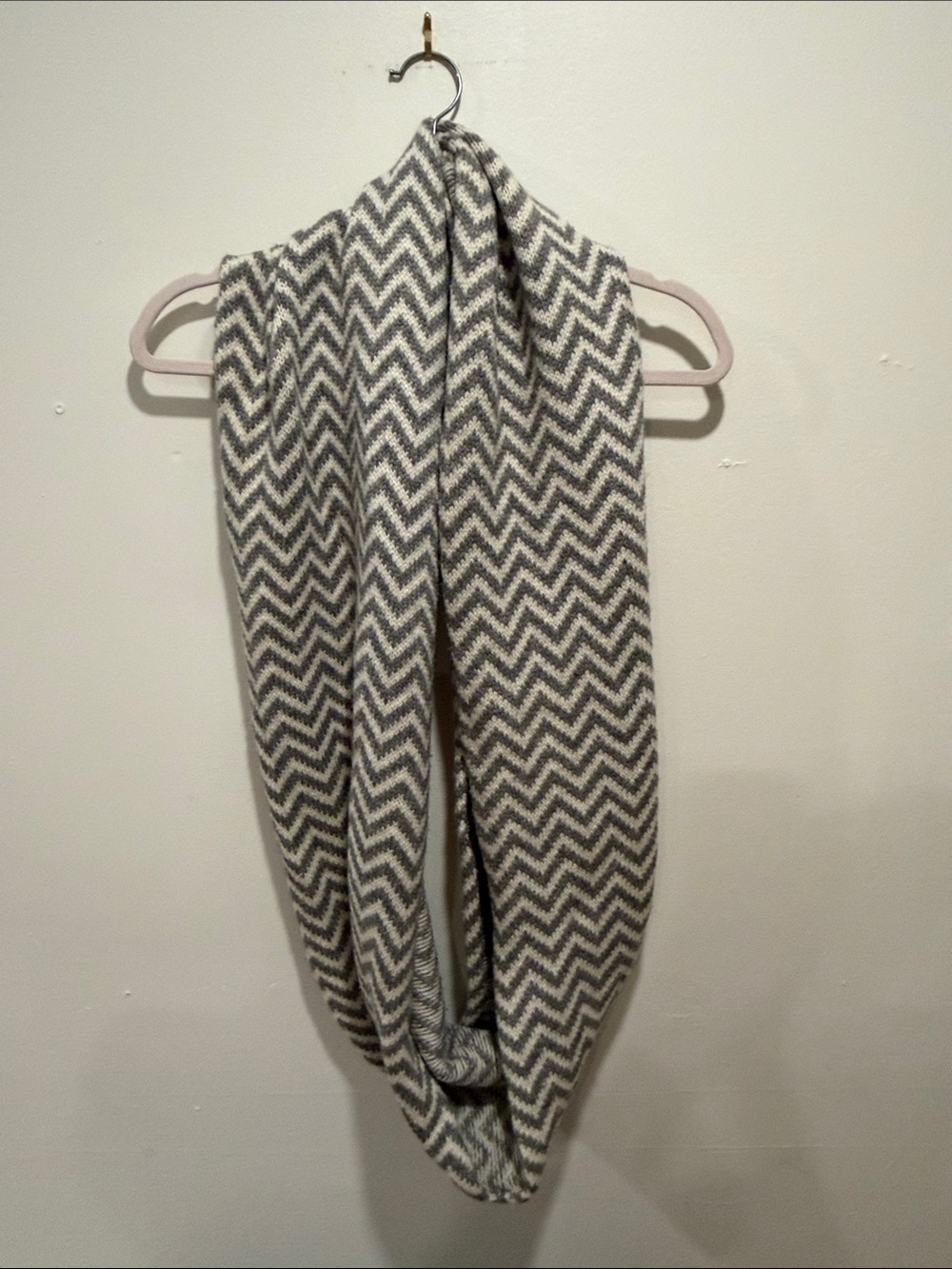 J Crew Gray and White Chevron Infiniti Scarf